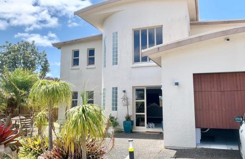 Te Atatu Peninsula Casa | Amazing Seaview House