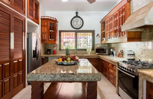 Puerto Aventuras Villa | Increíble villa espaciosa, 6 habitaciones, 6 baños, piscina privada con patio encantador