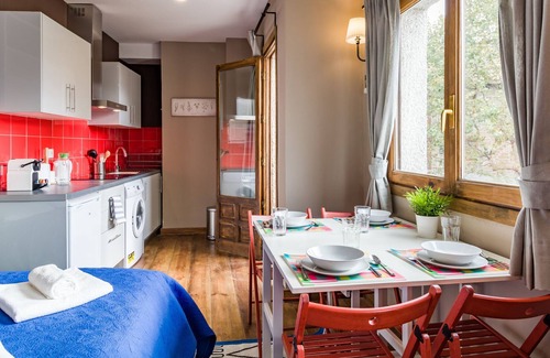 Navacerrada Apartamento | Espectacular estudio con A/C (frio y calor) e internet localizado en el centro de Navacerrada!