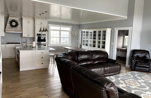 Sandbridge Casa | Amazing Sunset Bay Views, Movie Theater Game Room, Sports Pool, Kayaks & SUP