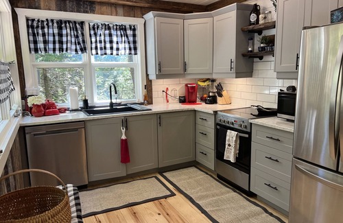 Northern Bruce Peninsula Cabina | Amazing Sunset Beach Cabin