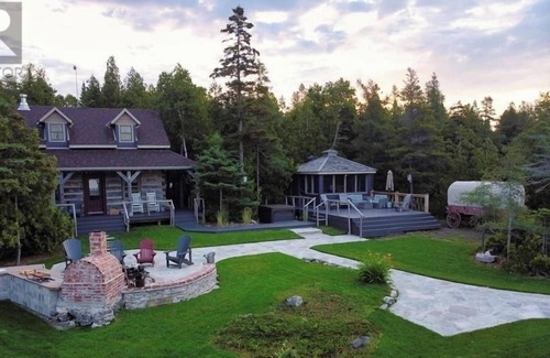 Northern Bruce Peninsula Cabina | Amazing Sunset Beach Cabin