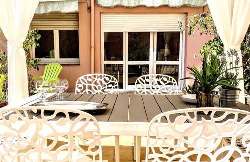el Fort Pienc Apartamento | Amazing Terrace & 3BR near El Born - Garden House