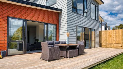 Hamilton Casa | Amazing the Waikato River-View Brand New Villa with 4 bedrooms