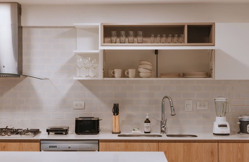 Laureles - Estadio Apartamento | Amazing!TOP FLOOR!1,162ft Apt. 24/7 Front Desk-503