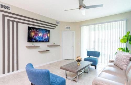 Kissimmee Casa | Amazing Townhome With Lake View At Storey Lake Resort