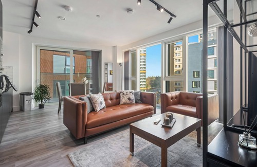 North Acton Apartamento | Amazing Two Bedroom in Icon Tower in North Acton by MySquare