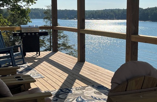 Arley Casa | AMAZING view! "EASY LIKE SUNDAY MORNING" on Smith Lake is YOUR new happy place!