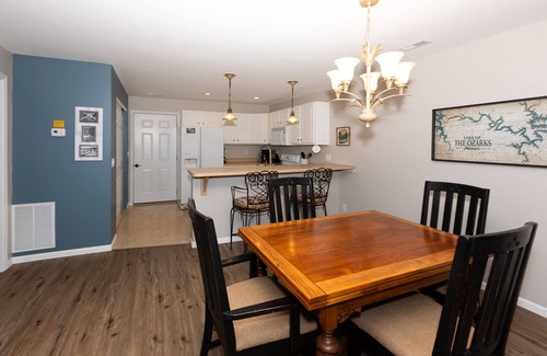 Camdenton Condominio | Amazing view of lake from water-front condo! Close to Ballparks National.