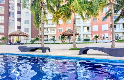 Cancun Apartamento | Amazing View of the lagoon from The big Terrace, Ground Floor Apartment.
