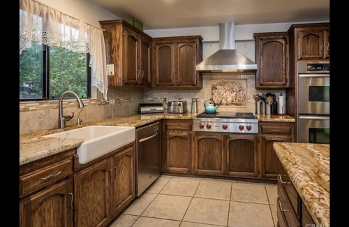 Paso Robles Casa | Amazing View w/Farm Experience in Paso Robles Wine Country, 3 min to downtown