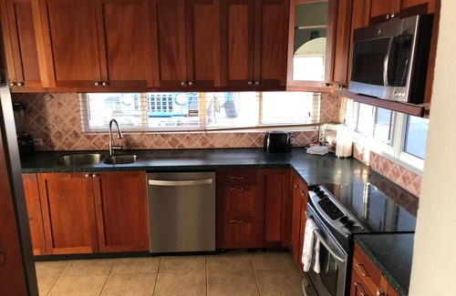 Flag Hill Casa | Amazing views and great location - 4 Bedroom Estate Bakekroe in St Thomas