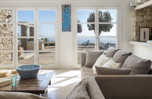 Faros Armenistis Villa | impresionantes vistas y puestas de sol cerca de la ciudad y las playas, muchas áreas de estar exteriores