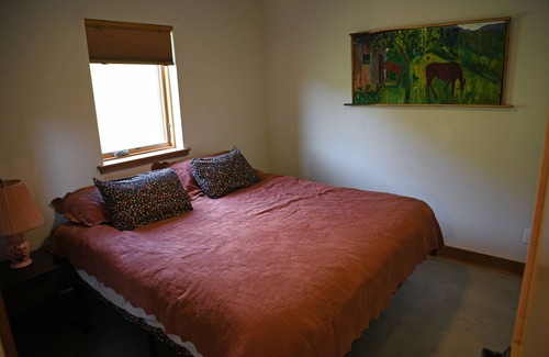 Stark Otro | Amazing Views at this Modern Retreat on 5 Acres. Superhost on AirBnB!