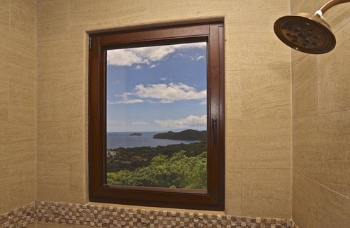 Coco Villa | 4-bedroom villa in welcoming Playas del Coco