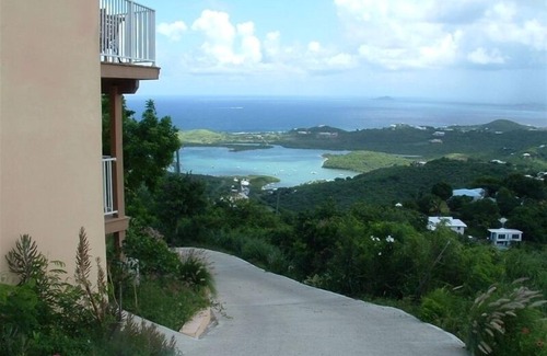 Estate Clairmont Villa | Increíbles vistas que ofrece este centro de la isla Villa con piscina y jacuzzi