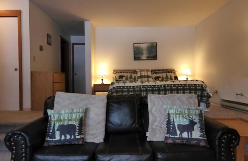 Lakeside Village Hotel | Amazing Views in Keystone