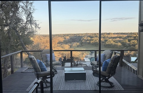 Spring Branch Casa | Amazing Views on over 4 acres-River access-infinity pool-Hot Tub