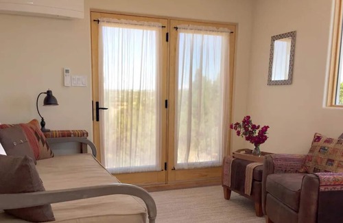 Canoncito Cabaña | Amazing Views - Sangre Mountain View Guest House
