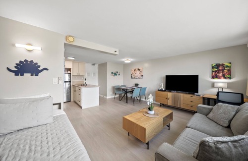Diamond Head - Kapahulu - St. Louis Condominio | Amazing Views Waikiki Beach 28th Floor 1 Bedroom Family and Group Condo