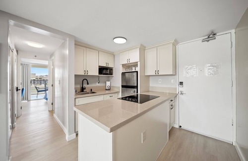 Diamond Head - Kapahulu - St. Louis Condominio | Amazing Views Waikiki Beach 28th Floor 1 Bedroom Family and Group Condo