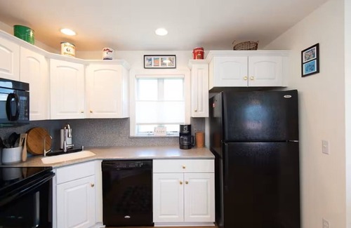 Madison Casa | Amazing views waterfront 3-bedroom home in Madison