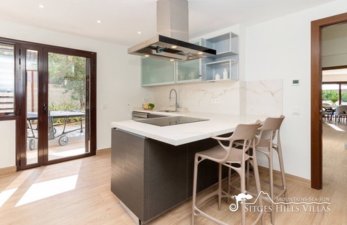 Olivella Villa | Amazing Villa Bol Bol near Sitges with Heated Pool