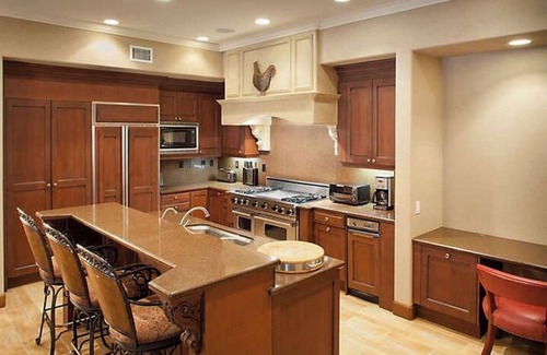 The Village Complejo | Amazing Villa in the Heart of Big Bear Village!