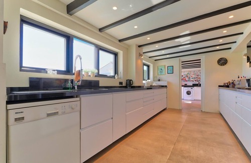 Mijas Villa | Increíble villa con vistas a la montaña, terraza, piscina y Wi-Fi