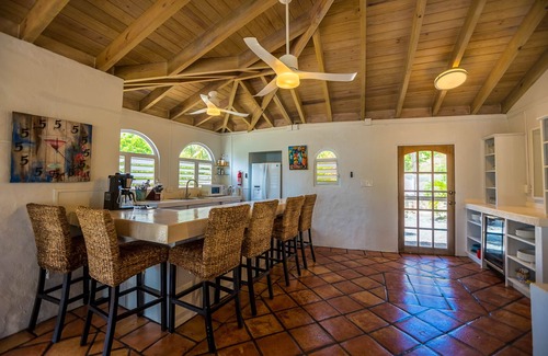 Daseys Villa | "Mongoose Manor en el mar" ... Condominios impresionante!