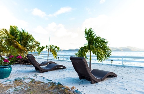 Daseys Villa | "Mongoose Manor en el mar" ... Condominios impresionante!