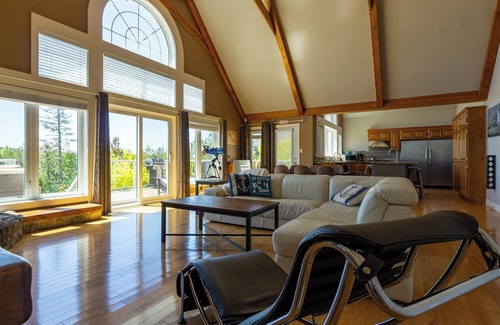 Tobermory Cabaña | Amazing waterfront luxury home in millionaire area only minutes from town