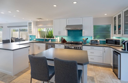 Portlock Casa | Amazing Waterfront Living