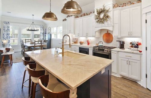 Wellborn Casa | Amazingly Designed Home w/ Outdoor Fireplace