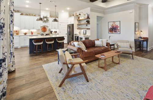 Wellborn Casa | Amazingly Designed Home w/ Outdoor Fireplace