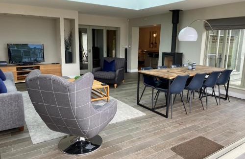Saundersfoot Casa | Amber Cottage - Luxury Cottage, Hot Tub, Sea Views and Log Burner