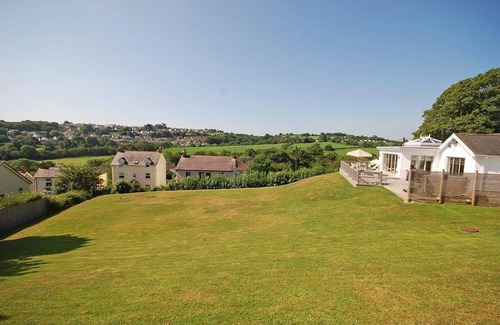 Saundersfoot Cabaña | Amber Cottage - Luxury Cottage Hot Tub Sea Views and Log Burner