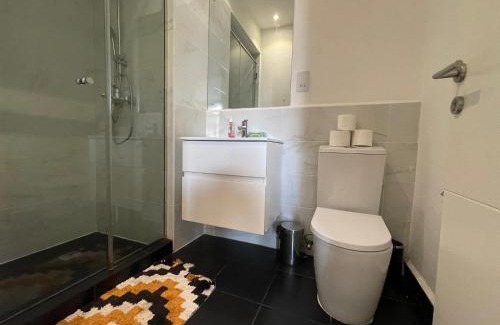 Cantonments Apartamento | Amber Pool View Studio at Embassy Gardens