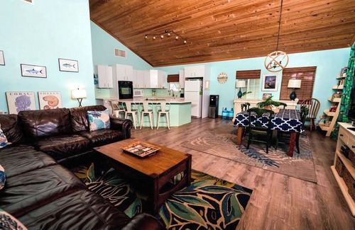 Spanish Wells Casa | Amberjack House - 3 Bedroom House On The Beach!