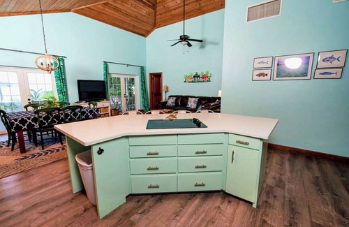 Spanish Wells Casa | Amberjack House - 3 Bedroom House On The Beach!