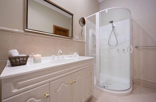 Wattle Grove Cama Y Desayuno | Ambience on Huon B&B