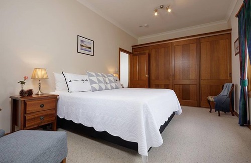 Wattle Grove Cama Y Desayuno | Ambience on Huon B&B