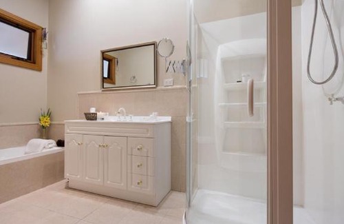 Wattle Grove Cama Y Desayuno | Ambience on Huon Bed & Breakfast