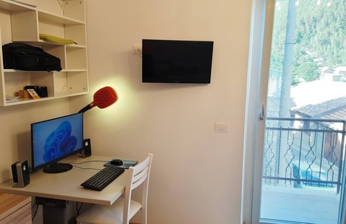 Stroncone Casa | Ambiente Sereno e Vista Panoramica, Ideale per Coppie