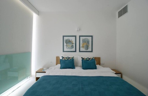 Aamchit Chalet De Esquí | Amchit Bay Luxury Beachfront Oasis