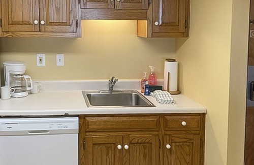 American Beach Condominio | Amelia Island Plantation Condo with Side Ocean View, Balcony, WiFi & Shared Pool