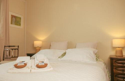 Abrantes Cama Y Desayuno | AmendoeirasHouse-SustainableLiving