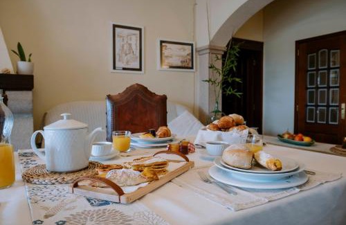 Abrantes Cama Y Desayuno | AmendoeirasHouse-SustainableLiving
