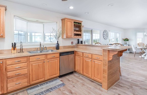 Cape May Court House Casa | Amenities Galore! Spacious, Updated Bay Front Beauty