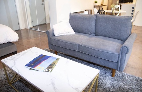Downtown Los Angeles Condominio | Amenity Galore Trendy Loft In the Center of DTLA